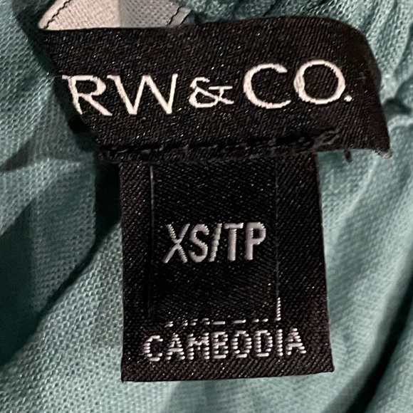 RW&Co. Linen off the shoulder top - Picture 9 of 9